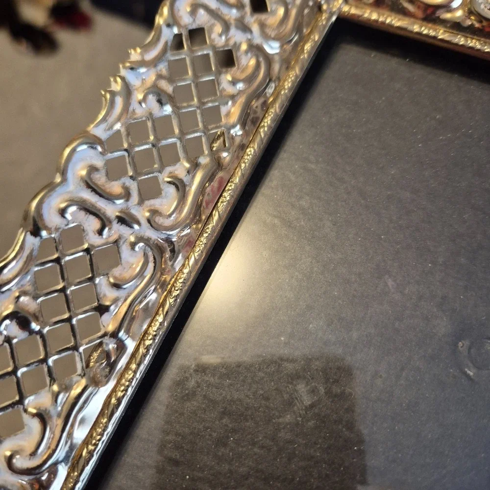 Vintage Ornate 5x7 Gold w/ White Accents Filigree Picture Frame Easel Back MCM